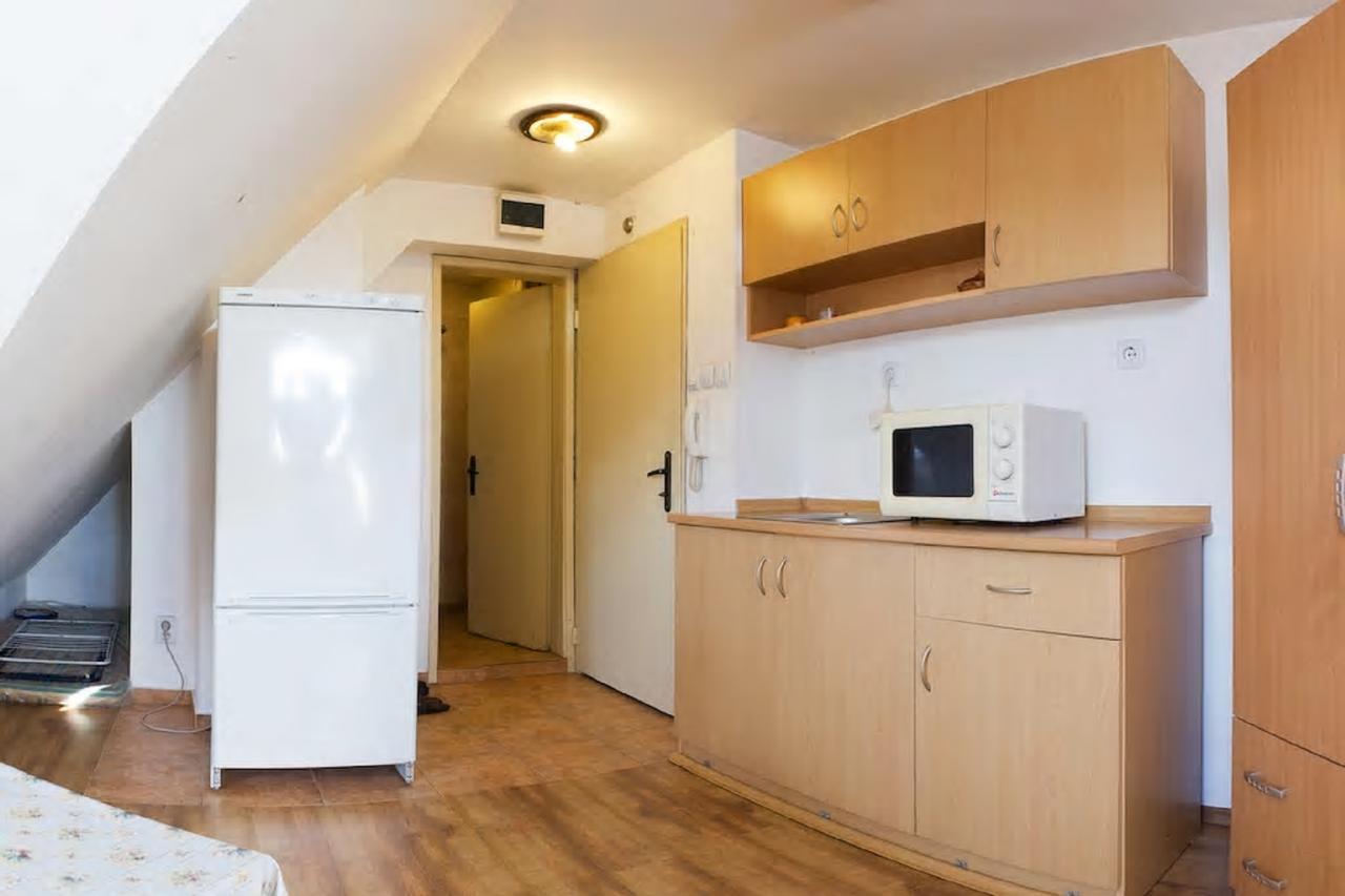 Stay Nexus Near Airport Sofia Esterno foto