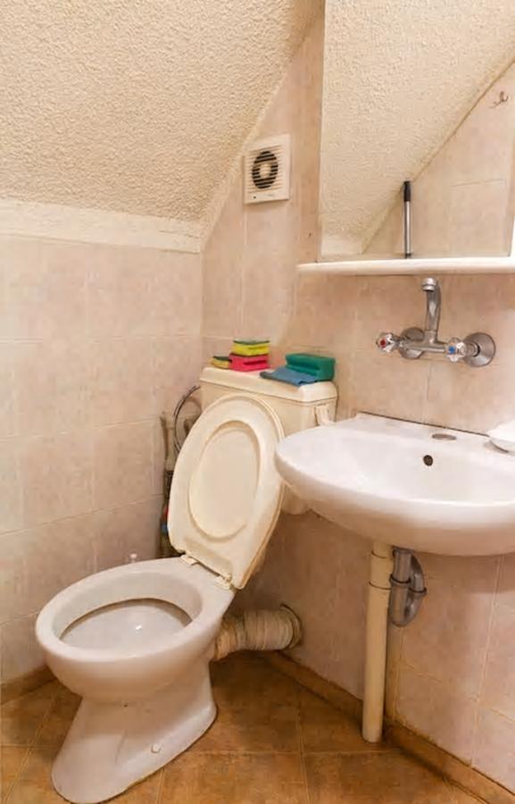 Stay Nexus Near Airport Sofia Esterno foto
