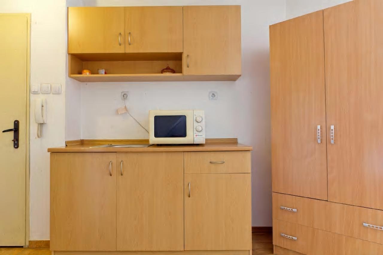 Stay Nexus Near Airport Sofia Esterno foto